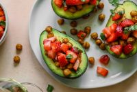 Avocado Boats with Strawberry Salsa and Bourgogne Aligoté Pairing