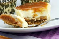 Caramel Cupcake Cheesecakes: Mini Caramel Cheesecake Cupcakes