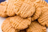 Chewy Peanut Butter Cookies with Crispy Edges: Simple Recipe