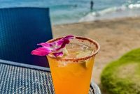 Waikīkī Beach Bar Cocktails with Ocean Views