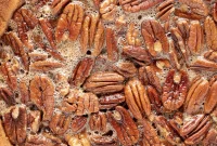 Sticky Sugar-Free Pecan Pie That Stays Gooey Even When Cold