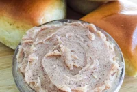 Texas Roadhouse Honey Cinnamon Butter Copycat Recipe