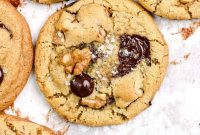 Crispy Walnut Chocolate Chip Cookies Recipe
