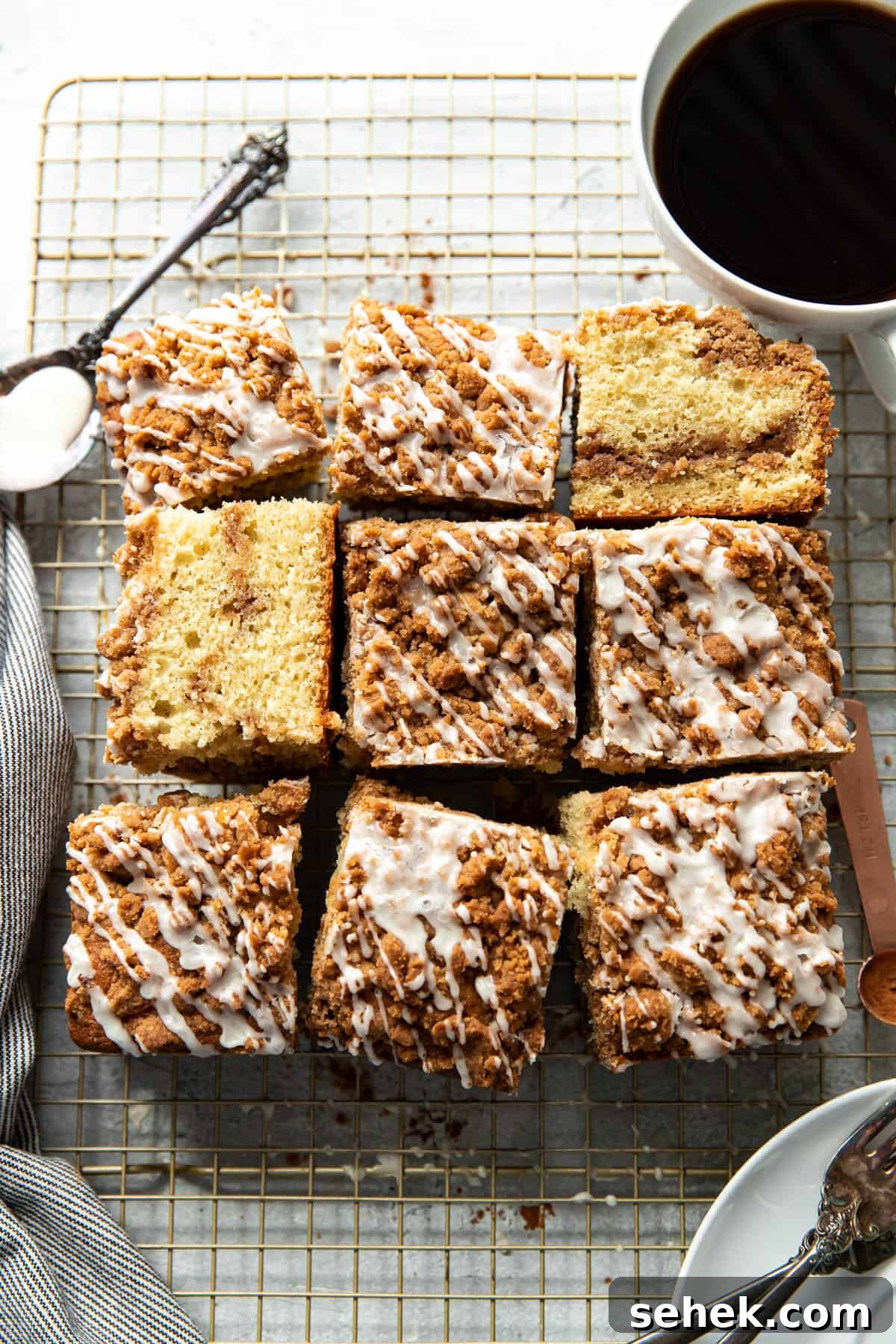 Streusel-Topped Coffee Cake Bars Recipe for Perfect Morning Treat 2 img 1066 1