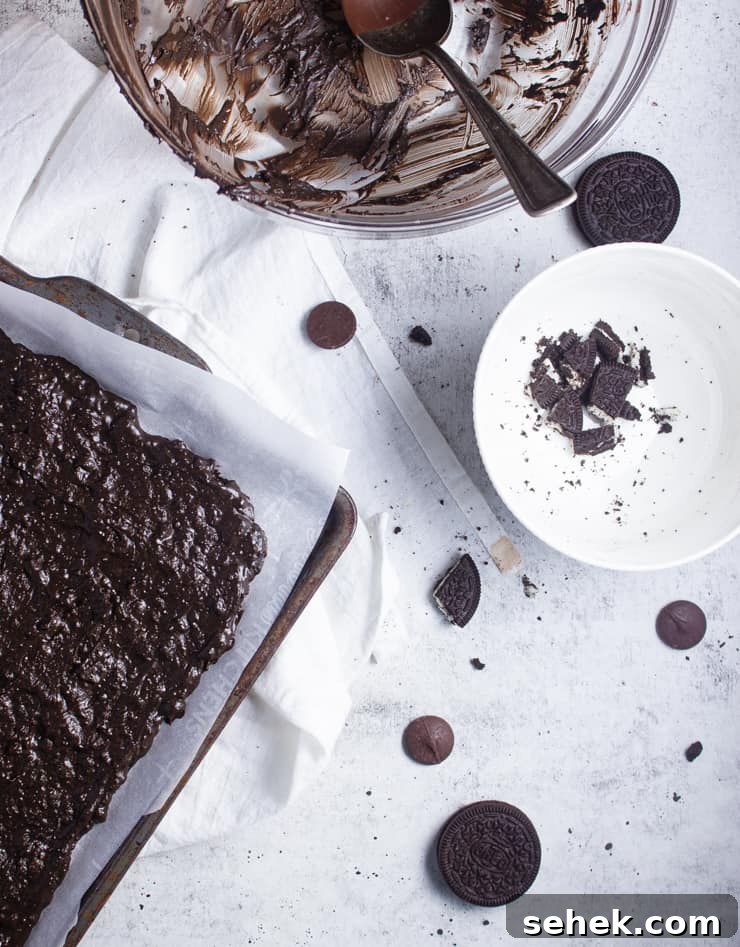 Spider Candy Bark Recipe — Halloween Chocolate Bark with Gummy Spiders 4 sheet pan with Oreo and dark chocolate candy bark