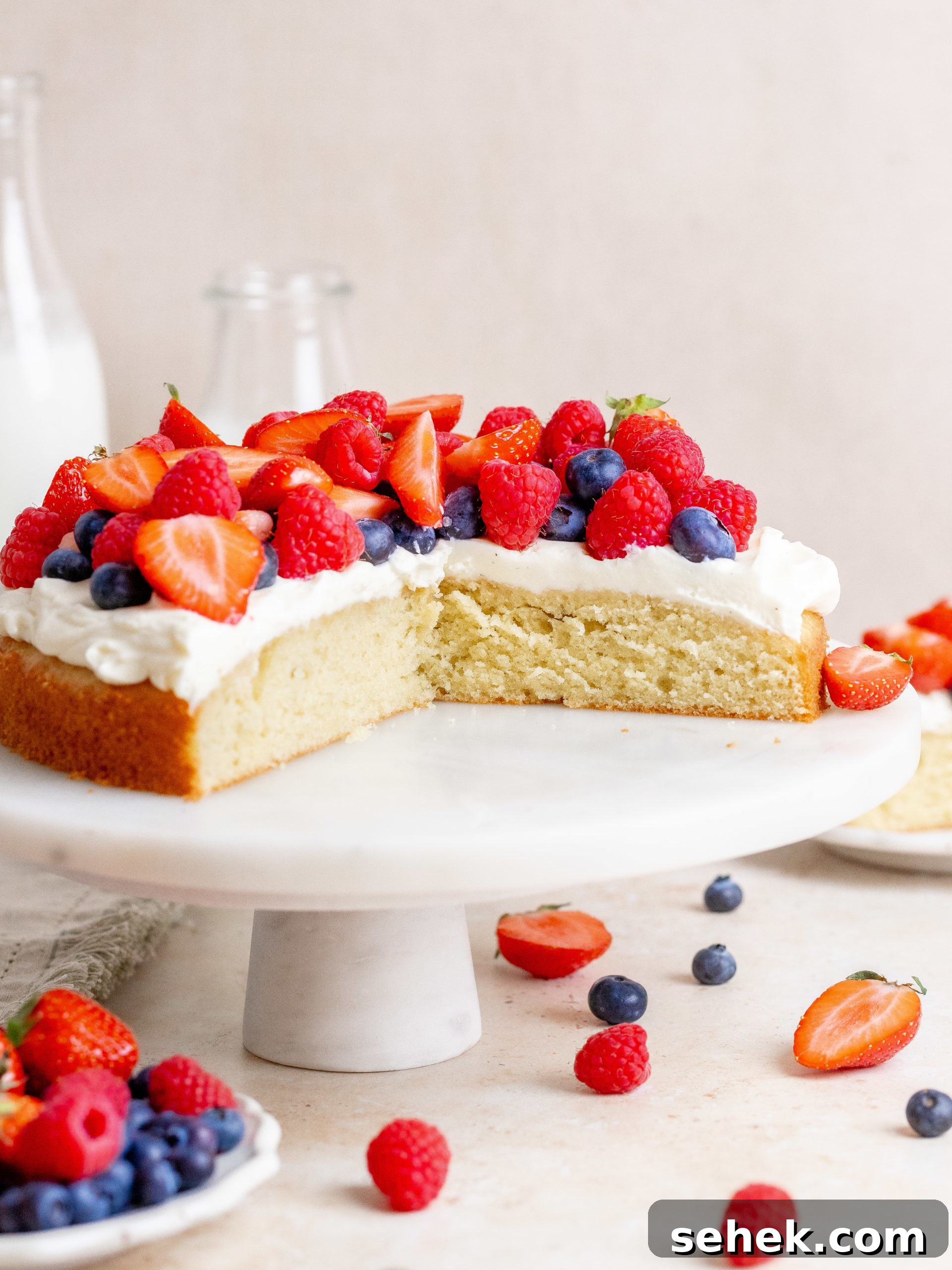 Fresh berry cream cake