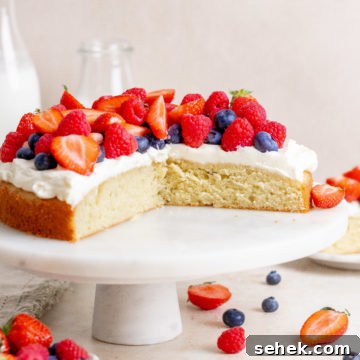 Fresh Berry Cream Cake