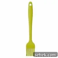 Colourworks Silicone Mini Pastry Brush, Green, 20 cm