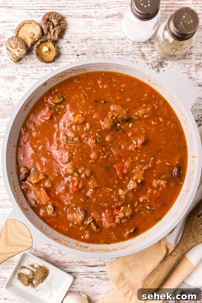 Mom's Spaghetti Sauce mom's spaghetti sauce in a pot