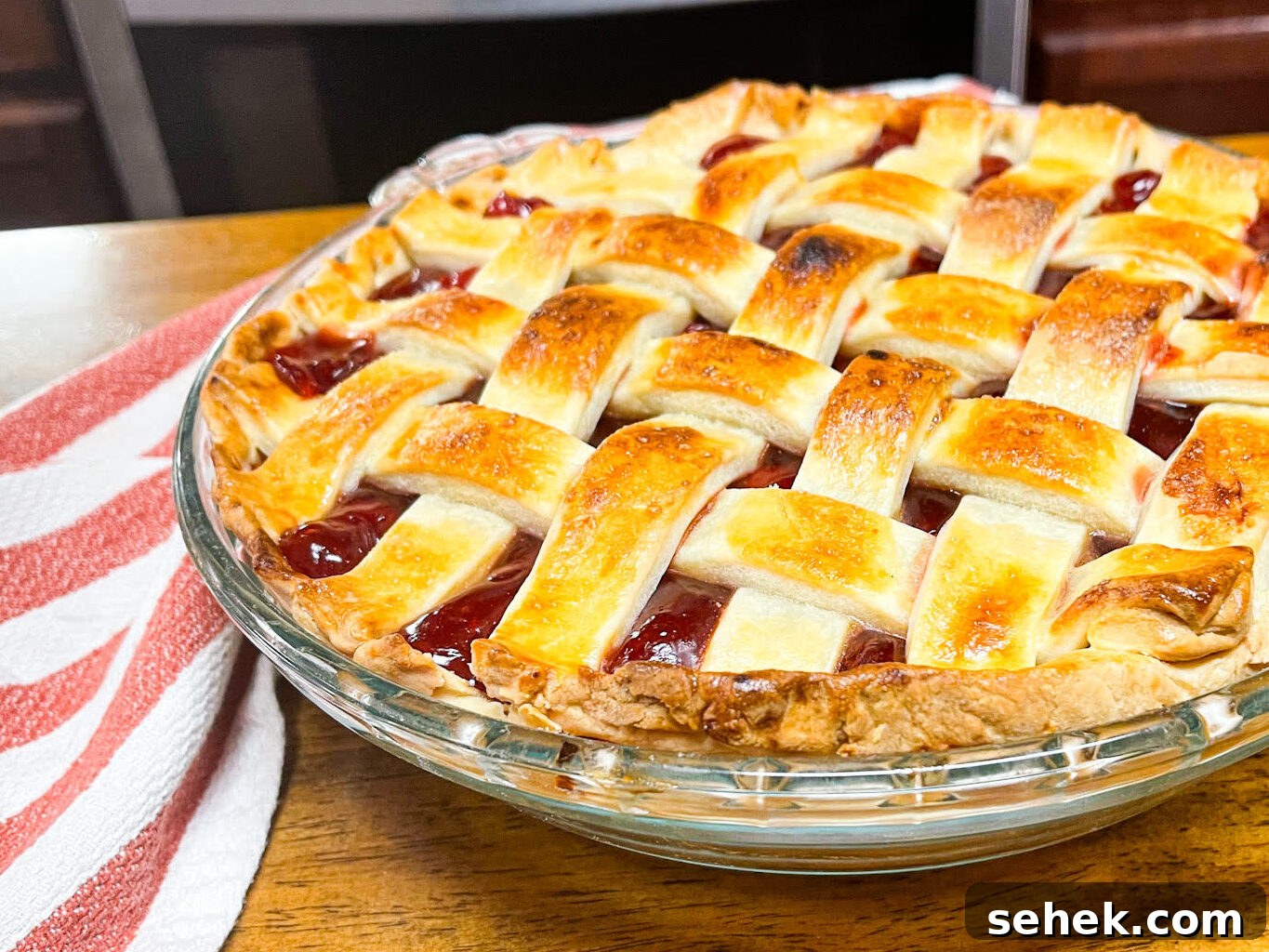 Holiday Cherry Pie Recipe: Classic Cherry Pie for Festive Gatherings 2 img 14486 1