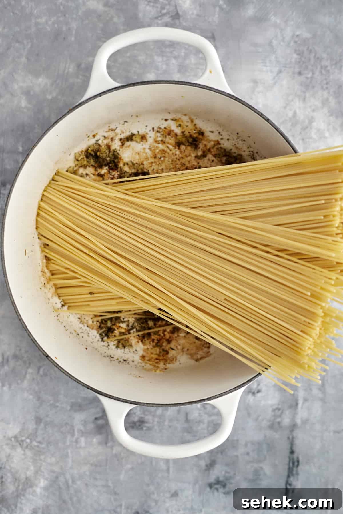 One-Pot Spaghetti Carbonara: Quick Creamy Classic Recipe 5 spaghetti noodles in a pot to make spaghetti carbonara