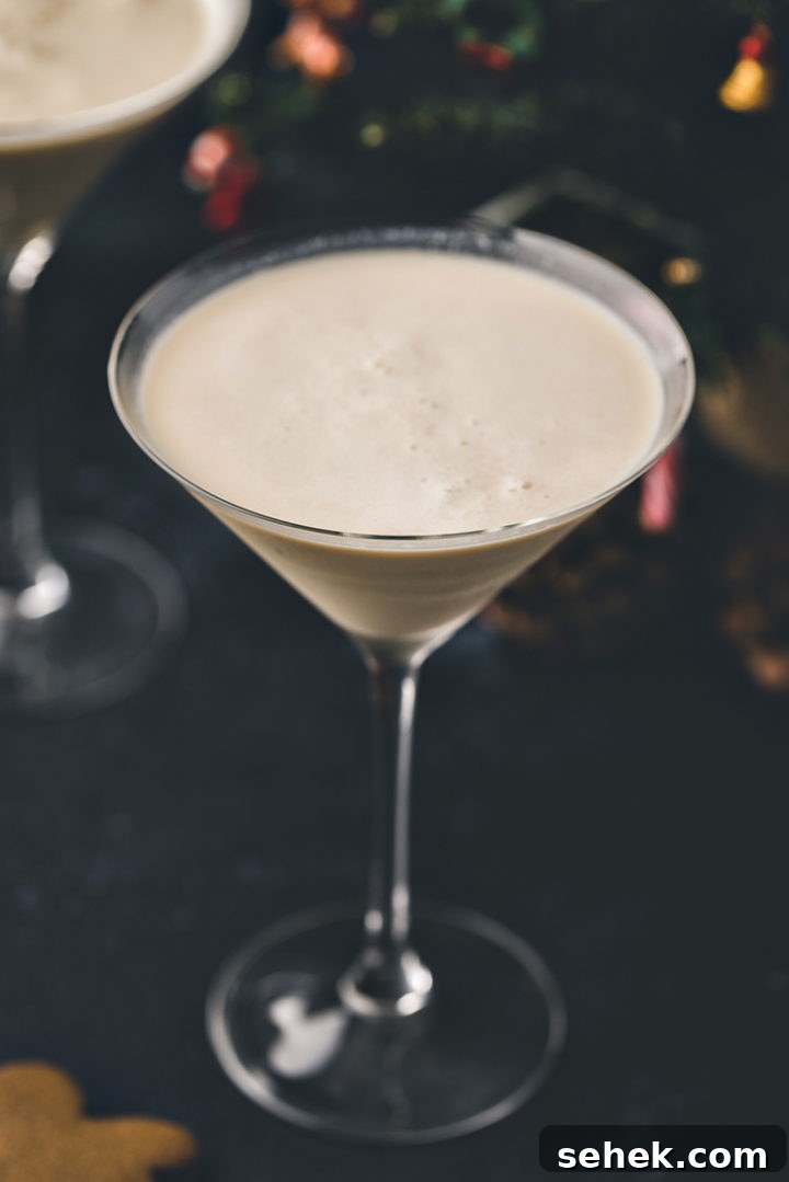 Gingerbread Martini Recipe: Festive Christmas Cocktail Guide 8 photo of a gingerbread martini in a martini glass
