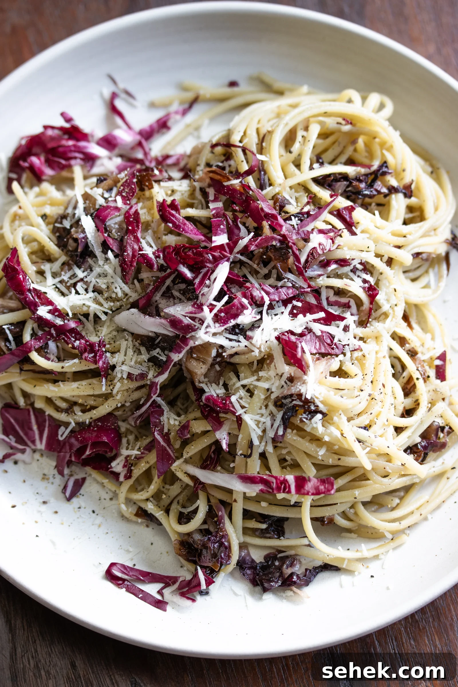 Linguine pasta, radicchio nad pecorino romano