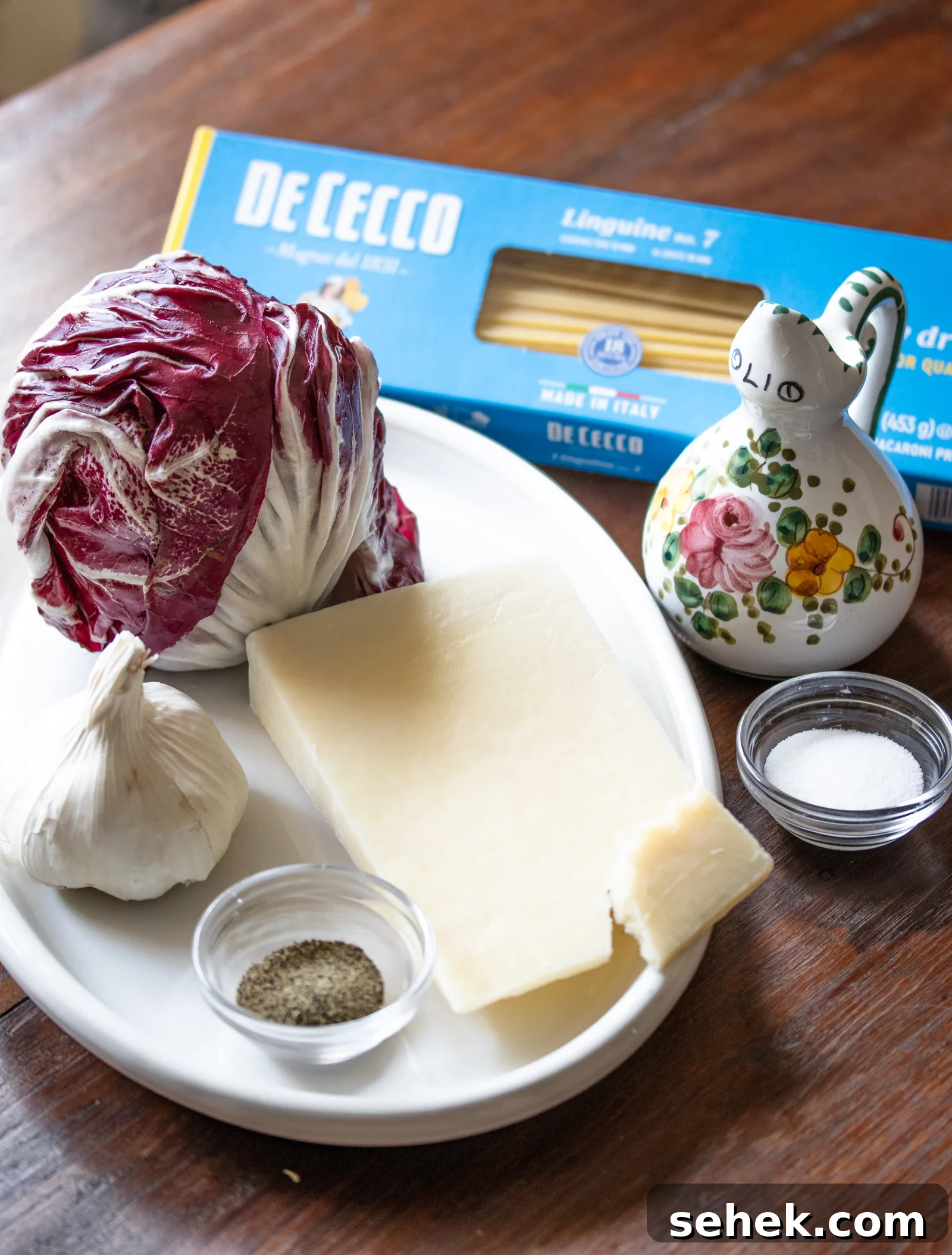 Ingredients needed to make this pasta with radicchio recipe.
