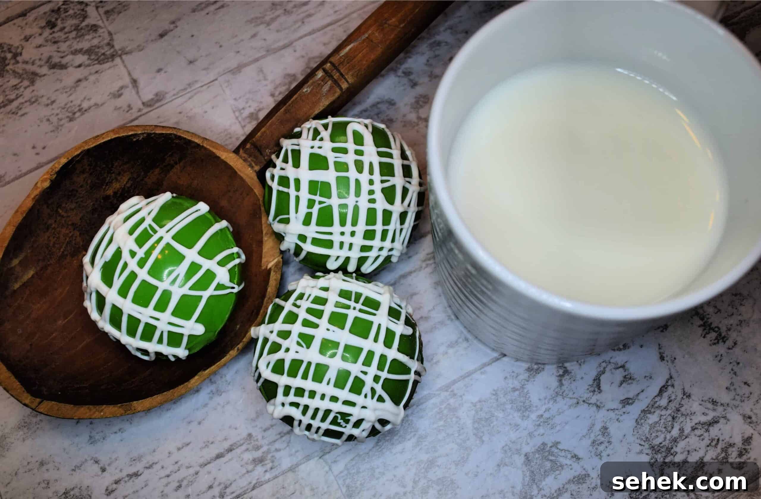 16 Simple St. Patrick’s Day Treats Kids and Adults Will Love 6 St Patrick's Day Hot Cocoa Bombs