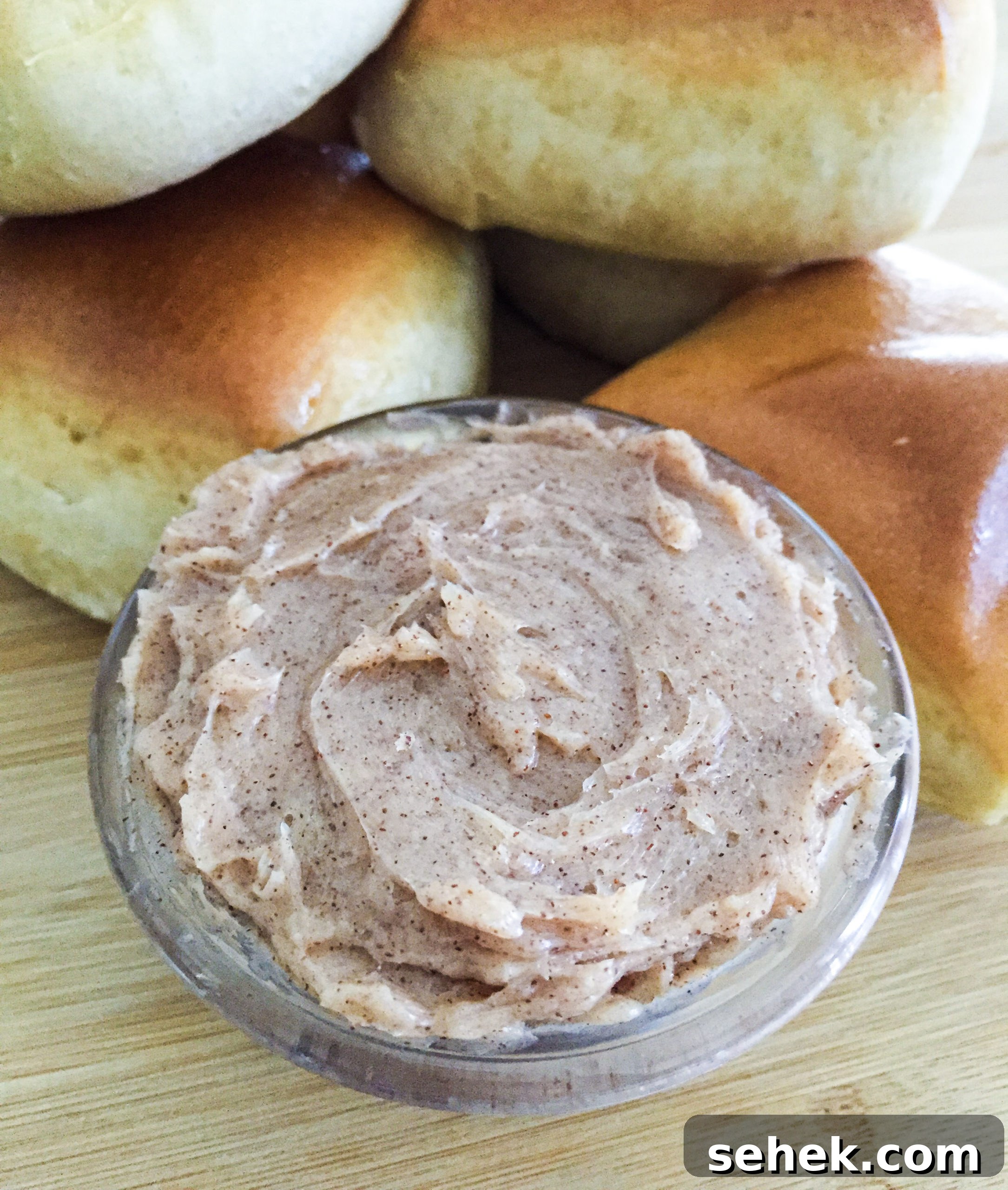 Texas Roadhouse Honey Cinnamon Butter Copycat Recipe 2 Honey cinnamon butter on a roll