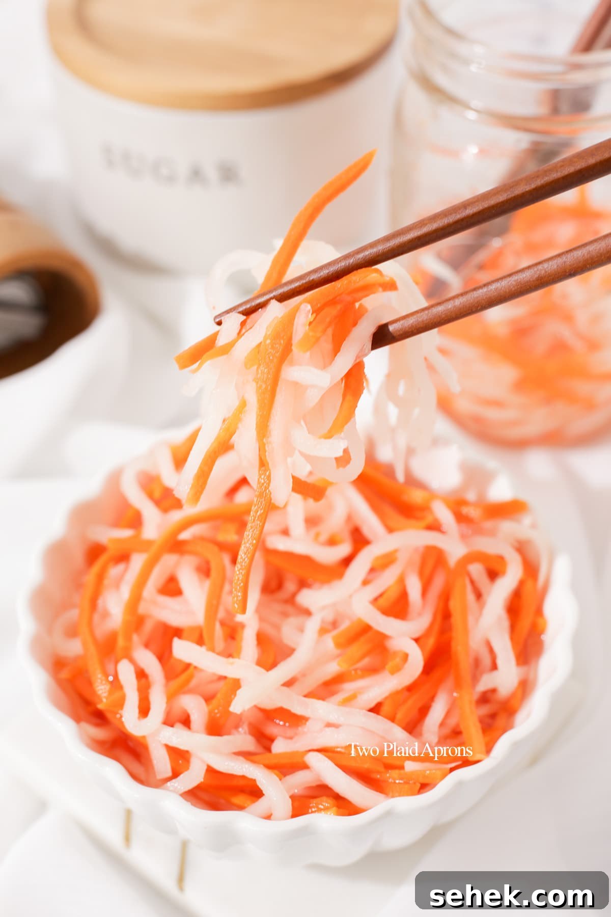 Vietnamese Pickled Carrots & Daikon (Đồ Chua) Recipe 2 Vietnamese pickled carrots and daikon