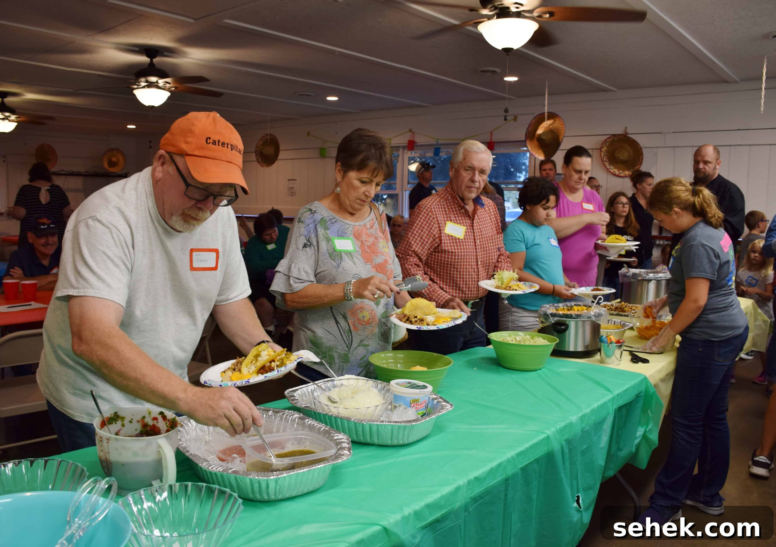Host a Community Dinner: Step-by-Step Guide for Organizers 3 A community dinner.