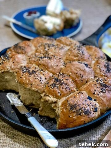 Bread rolls with olive, chia seeds and crushed black pepper